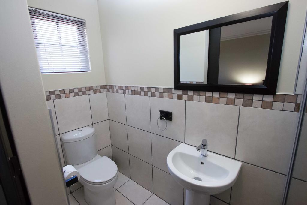 The Nightingale Guesthouse Bloemfontein Room photo